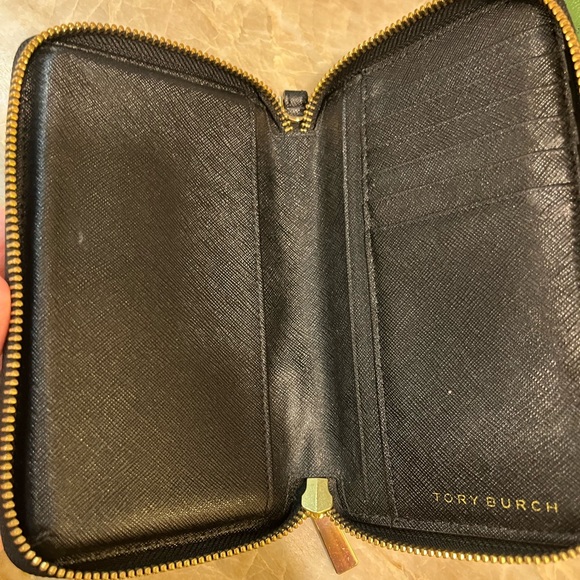 Tory Burch Robinson Zip Continental Wallet - Picture 2 of 3